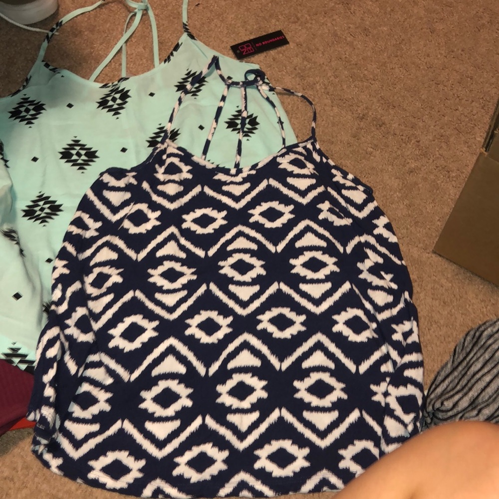 Blouse bundle - Picture 2 of 4